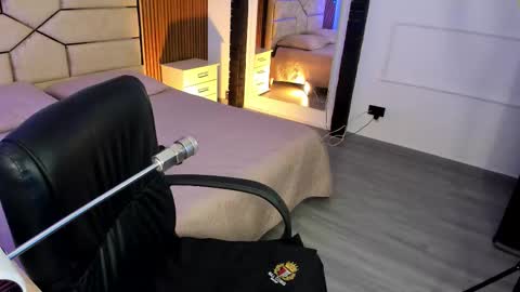 Mia Monroe online show from November 21, 9:17 pm