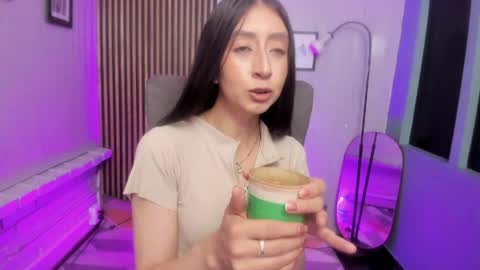 miilu  online show from May 14, 4:18 am