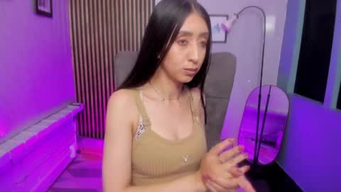 miilu  online show from May 7, 4:06 am