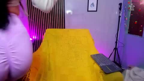 miilu  online show from October 20, 12:19 pm