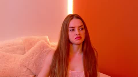 Amira online show from November 3, 7:45 am