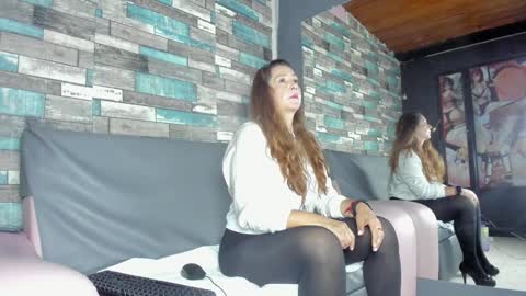 miiss_evaa online show from January 24, 11:48 am