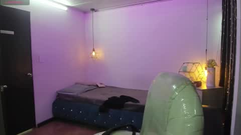 miiss_greyy online show from September 12, 12:01 pm