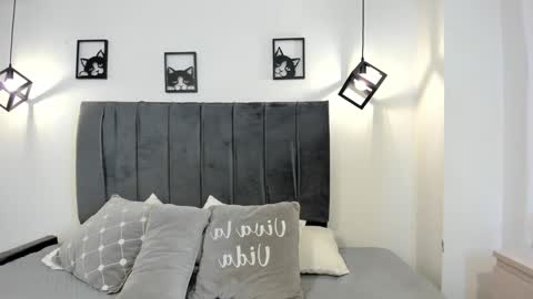 miiss_greyy online show from February 9, 3:11 am