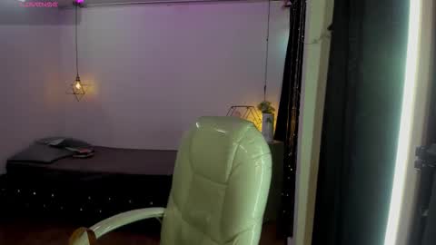 miiss_greyy online show from September 21, 12:04 pm