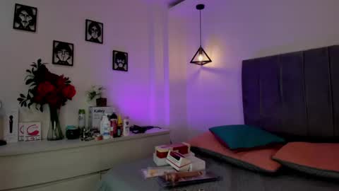 miiss_greyy online show from March 2, 7:08 pm