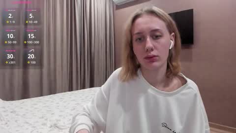 Mika online show from November 4, 10:59 pm