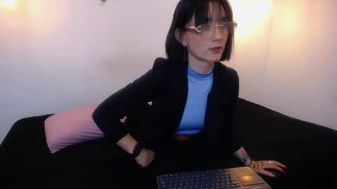 mikaza online show from March 18, 1:05 pm