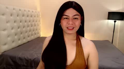 Snapshot of mikha_sensual chatting on January 20, 7:04 pm Theresa Luna online show from January 20, 7:04 pm