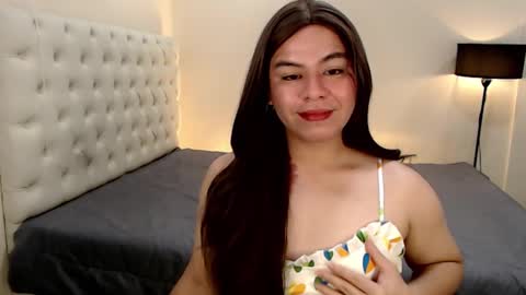 Snapshot of mikha_sensual chatting on January 27, 11:00 pm Theresa Luna online show from January 27, 11:00 pm