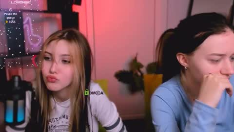 miki_ti online show from November 26, 7:31 am