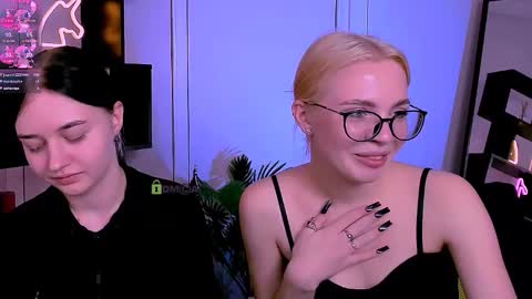 Snapshot of miki_ti chatting on October 27, 1:06 pm miki_ti online show from October 27, 1:06 pm