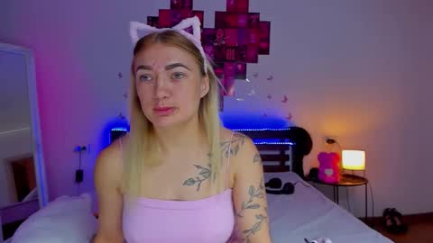 MikkiShows online show from September 26, 7:11 pm