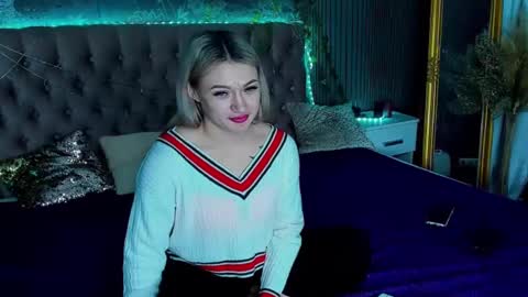 MikkiShows online show from March 3, 8:39 pm