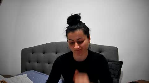 Snapshot of mikyloveu chatting on February 10, 4:47 pm Mikyloveu online show from February 10, 4:47 pm