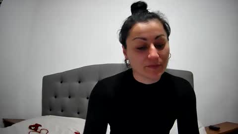 Snapshot of mikyloveu chatting on February 17, 4:39 pm Mikyloveu online show from February 17, 4:39 pm