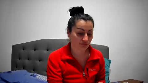 Snapshot of mikyloveu chatting on February 24, 3:53 pm Mikyloveu online show from February 24, 3:53 pm