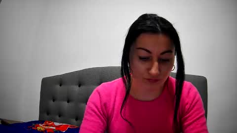 Snapshot of mikyloveu chatting on December 27, 4:00 pm Mikyloveu online show from December 27, 4:00 pm