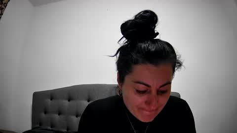 Snapshot of mikyloveu chatting on February 4, 7:22 pm Mikyloveu online show from February 4, 7:22 pm