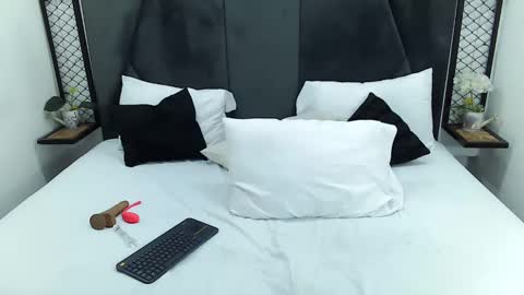 mila_adamss online show from December 12, 1:49 pm