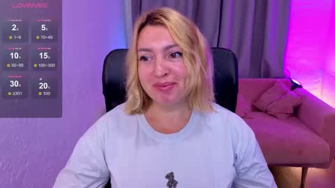 mila_blush_ online show from October 7, 6:29 am