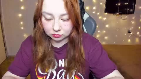 Snapshot of mila_foxxxy chatting on December 3, 4:13 am Mila shy sensual person online show from December 3, 4:13 am