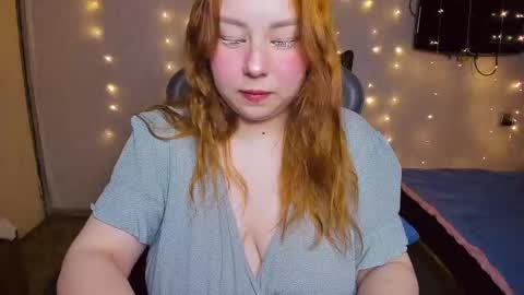 Snapshot of mila_foxxxy chatting on January 24, 12:20 pm Mila shy sensual person online show from January 24, 12:20 pm