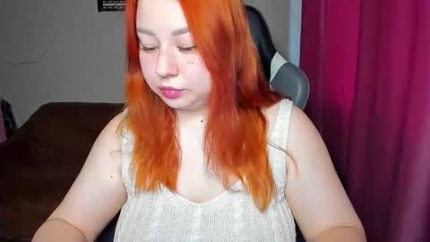 Snapshot of mila_foxxxy chatting on September 17, 8:45 am Mila shy sensual person online show from September 17, 8:45 am