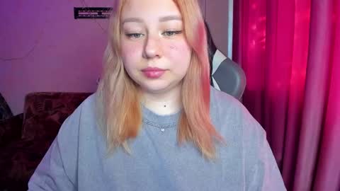 Snapshot of mila_foxxxy chatting on October 9, 2:37 am Mila shy sensual person online show from October 9, 2:37 am