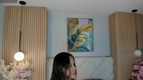 mila_hank online show from May 20, 12:13 pm