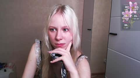  MY NAME IS EMILI WELCOME TO MY ROOM online show from April 21, 8:27 pm