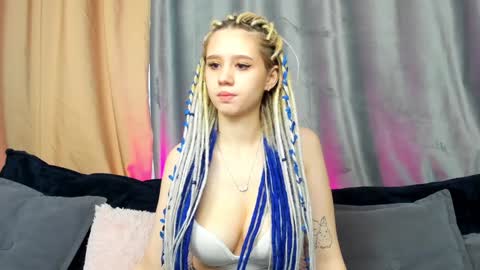 mila_kinor online show from December 20, 9:00 am