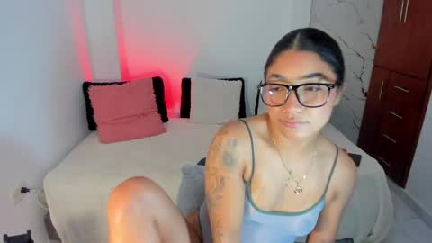 martina online show from May 25, 4:33 am
