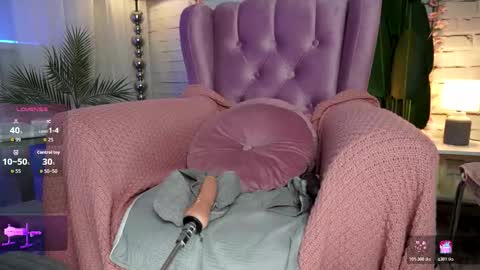 Mila Sapphire online show from October 18, 7:44 am