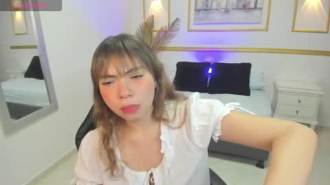 milaack_ online show from March 9, 1:25 pm