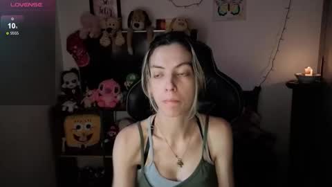 milacoxx8819 online show from November 15, 2:18 pm