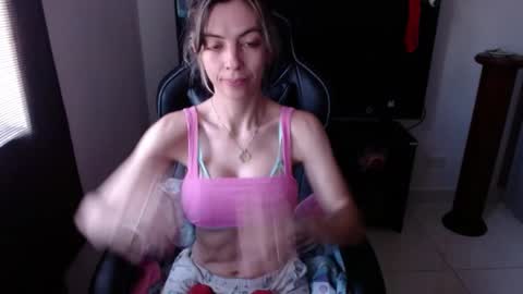 milacoxx8819 online show from January 22, 2:46 pm