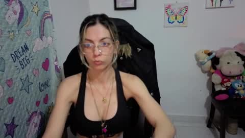 milacoxx8819 online show from September 8, 11:59 pm