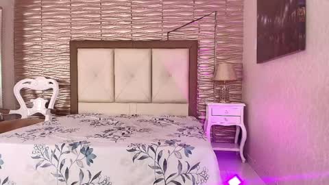 miladiosa online show from May 21, 11:52 am