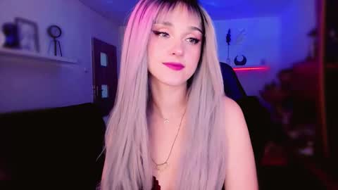 MiladyJolie online show from May 9, 7:21 am