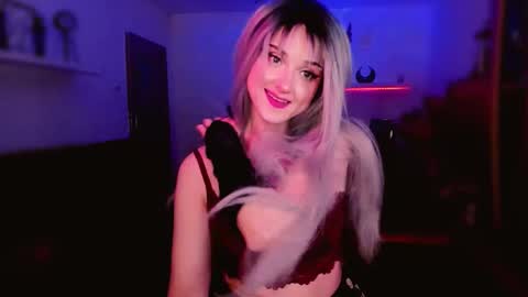 MiladyJolie online show from May 16, 1:19 am