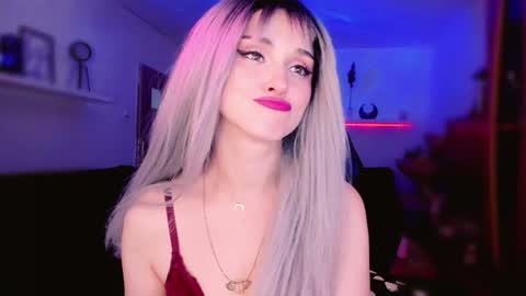 MiladyJolie online show from May 11, 12:29 pm