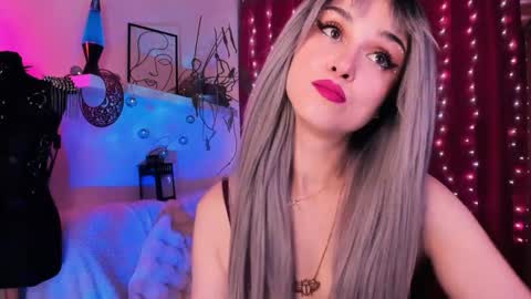 MiladyJolie online show from May 25, 11:15 pm