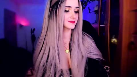 Snapshot of miladyjolie chatting on January 8, 12:38 am MiladyJolie online show from January 8, 12:38 am