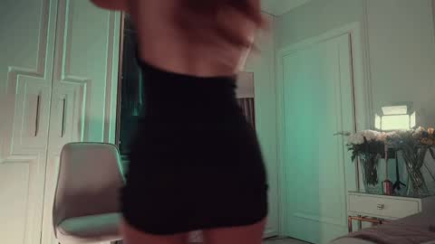       online show from May 14, 9:42 pm