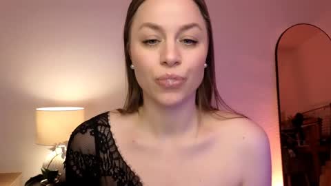 Mila Fleur online show from January 12, 9:08 am