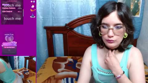 Mila-Lunala online show from February 19, 1:51 am