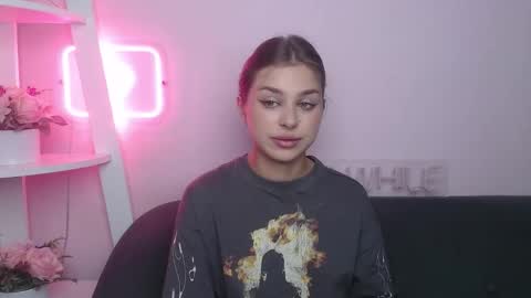 milanaangelas online show from October 20, 5:10 am