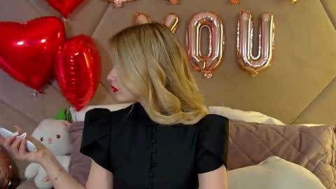 MilanaBalmain online show from February 14, 5:09 am