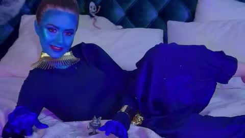 MilanaBalmain online show from October 29, 5:15 pm